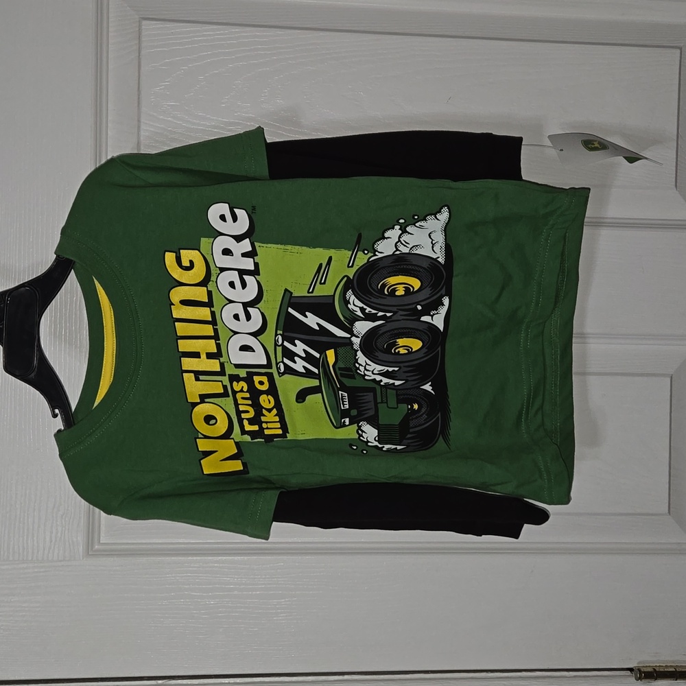 💥NEW💥 John Deere T-Shirt